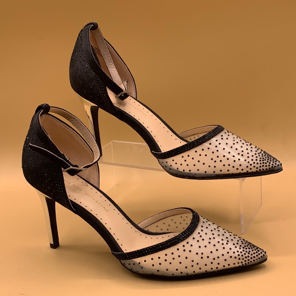 Adrienne Vittadini Women's Neema Pump Black and Nude Pointed Toe Heels - Size 8